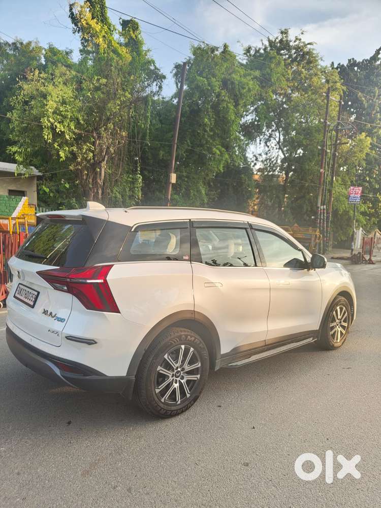 Mahindra Xuv700 2.2 Ax 7 Diesel Mt Luxury Pack Str, 2025, Diesel