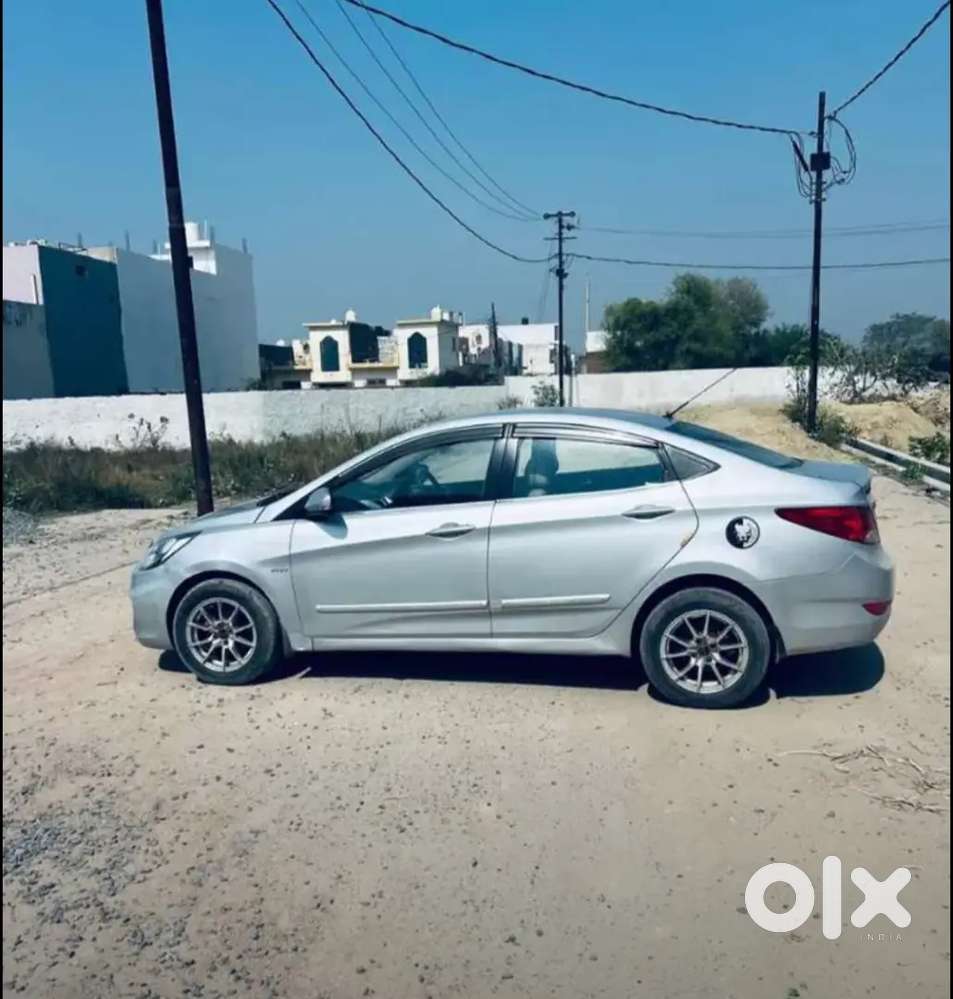 Hyundai Fluidic Verna 2011