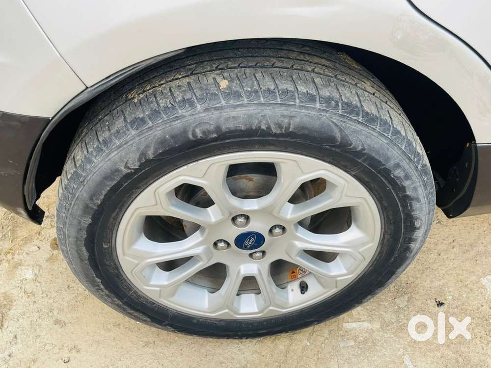 Ecosport Titanium Plus Automatic Petrol Push Button Start Car.