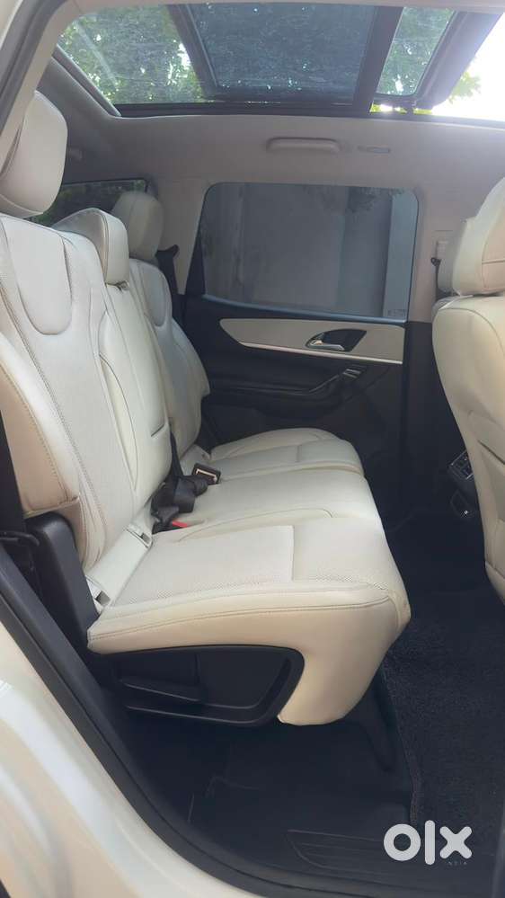 Mahindra Xuv700 2.2 Ax 7 Diesel At Luxury Pack Str, 2025, Diesel