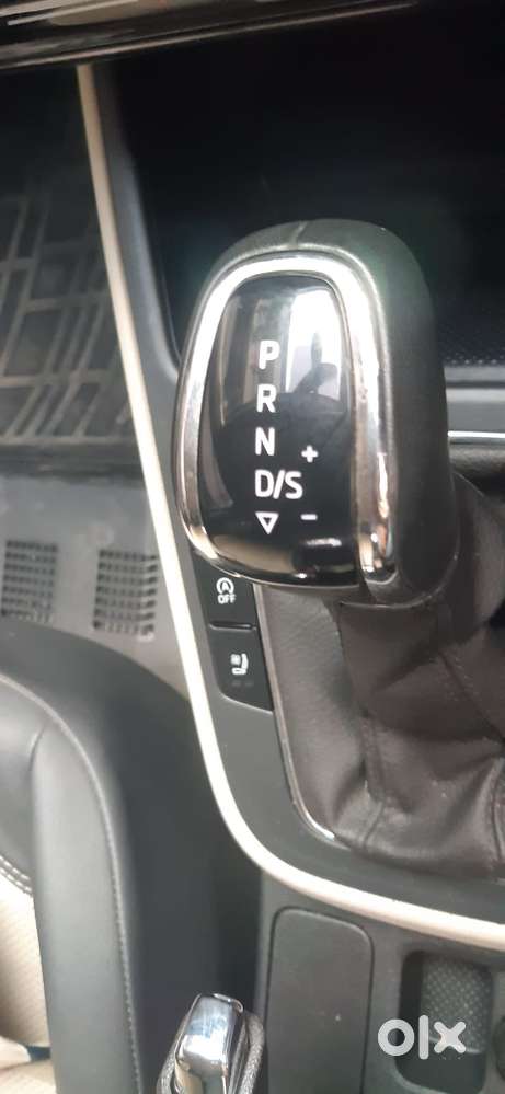 Skoda Slavia 1.0 Tsi Style At, 2024, Petrol