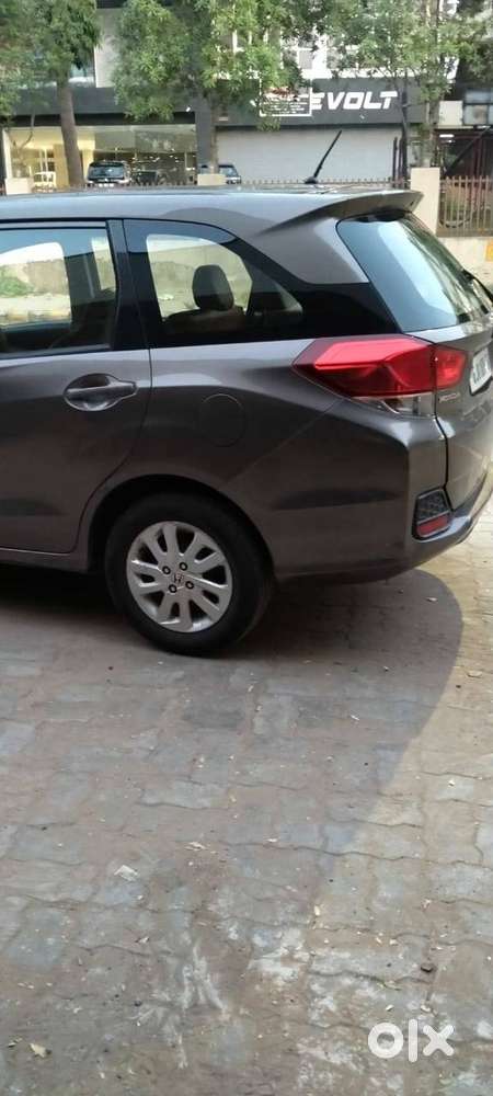 Honda Mobilio V Diesel 2014  Family Car अच्छी Condition -urgent Sale