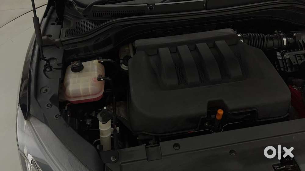 Mahindra Xuv700 2.0 Ax 7 Petrol At Str, 2021, Petrol