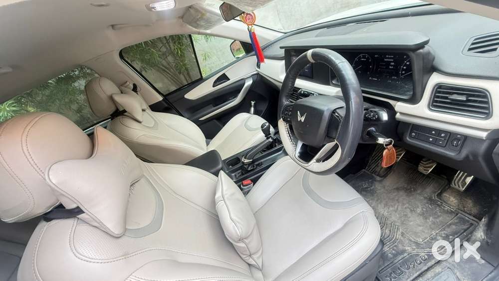 Mahindra Xuv700 Mx Base Model 7 Seater 2024 Diesel 58500 Km Driven