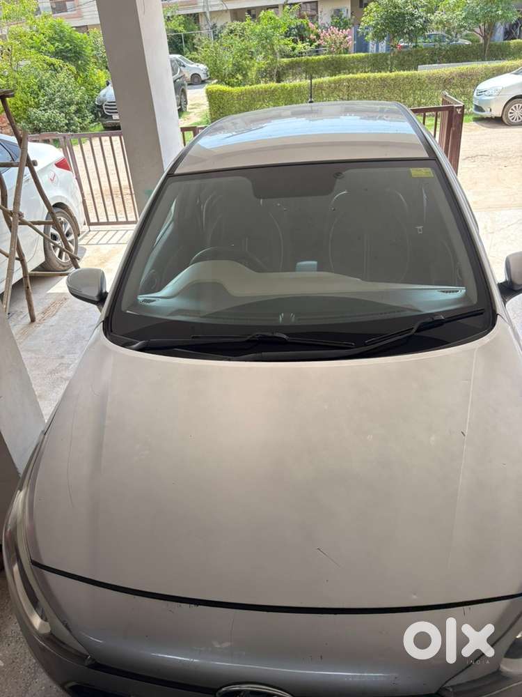 Hyundai I20 Sportz Diesel 2015, New Tyres , Good Condition