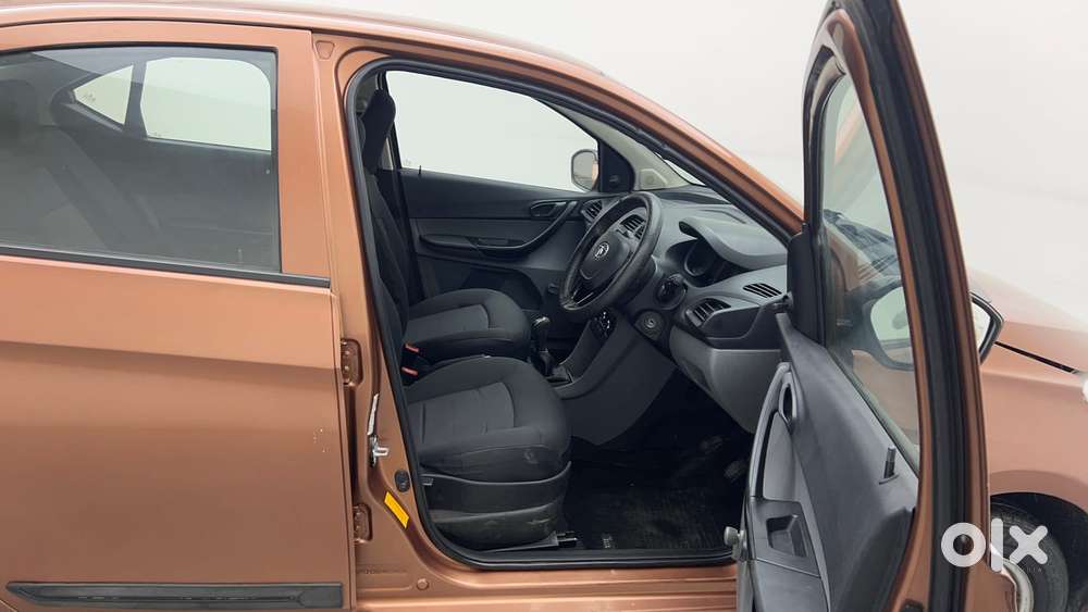 Tata Tigor Xe, 2017, Petrol