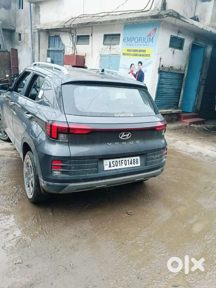 Hyundai Venue 2023 Petrol Well Maintained
