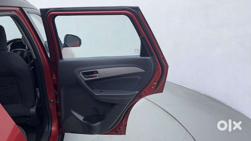 Maruti Suzuki Vitara Brezza Zdi+ Dual Tone Mt, 2016, Diesel