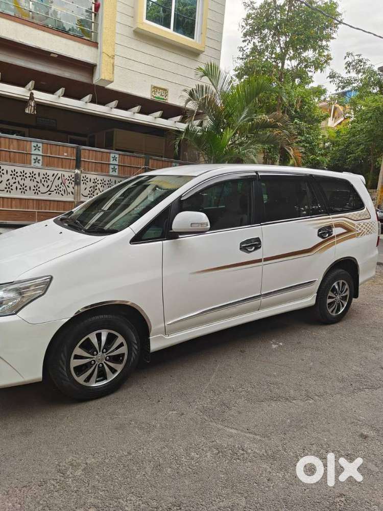 Toyota Innova 2.5 Zx Diesel 7 Seater Bsiii, 2015, Diesel