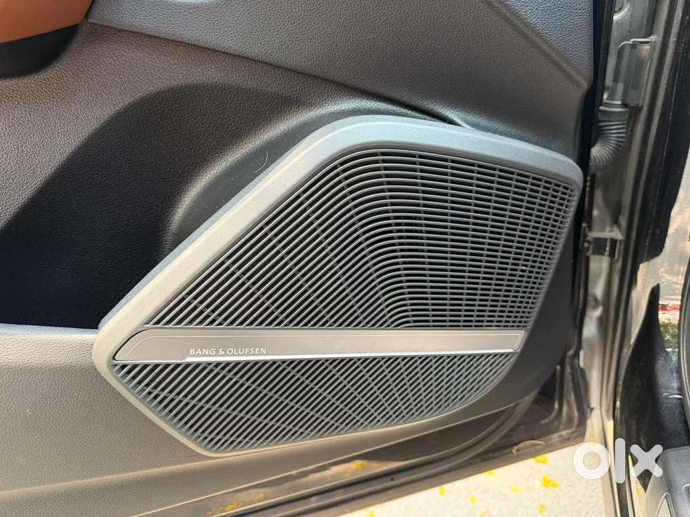 Mythos Black 2023 Audi Q5 Technology [1st Owner]