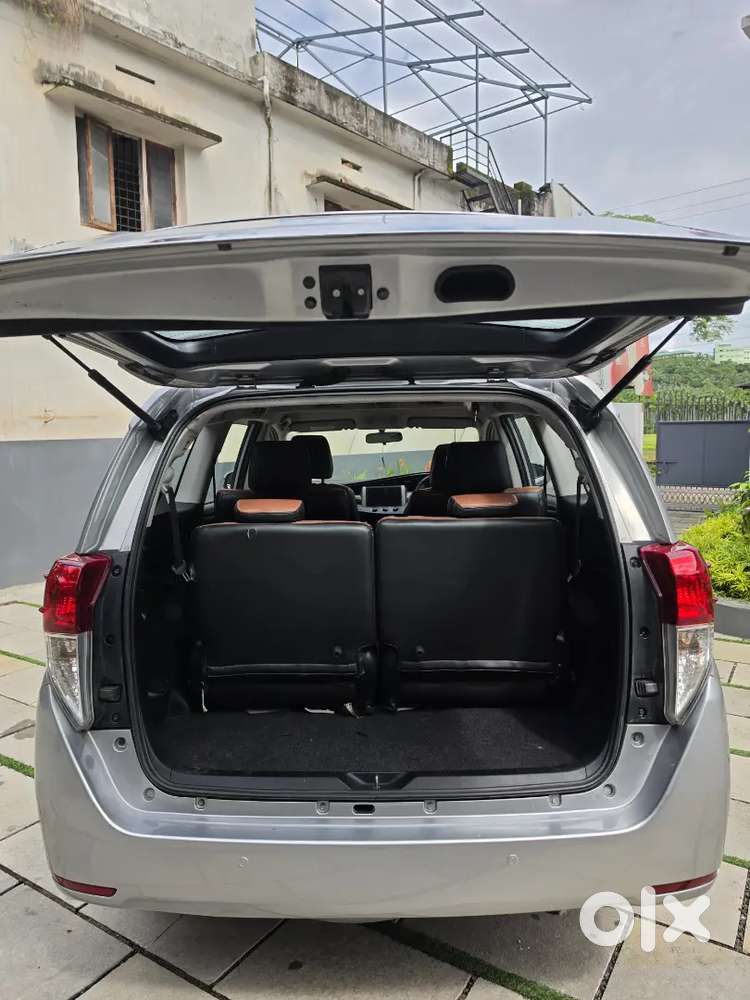 Toyota Innova Crysta 2.8 Diesel Automaticj