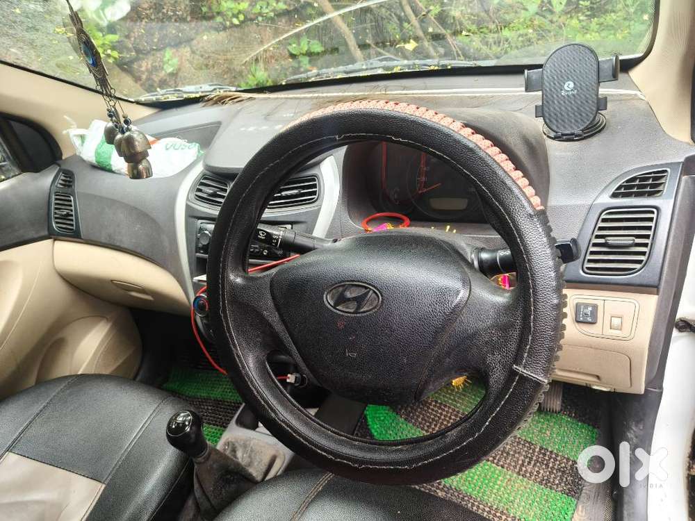 Selling Eon Cng And Petrol