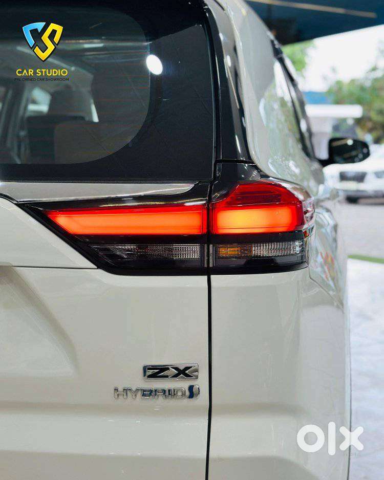 Toyota Innova Hycross 2.0 Zx (o) Hybrid 7 Str, 2024