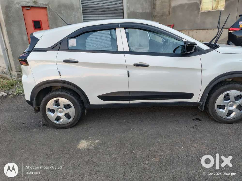 Urgent Sale: Tata Nexon Icng, Like New Condition