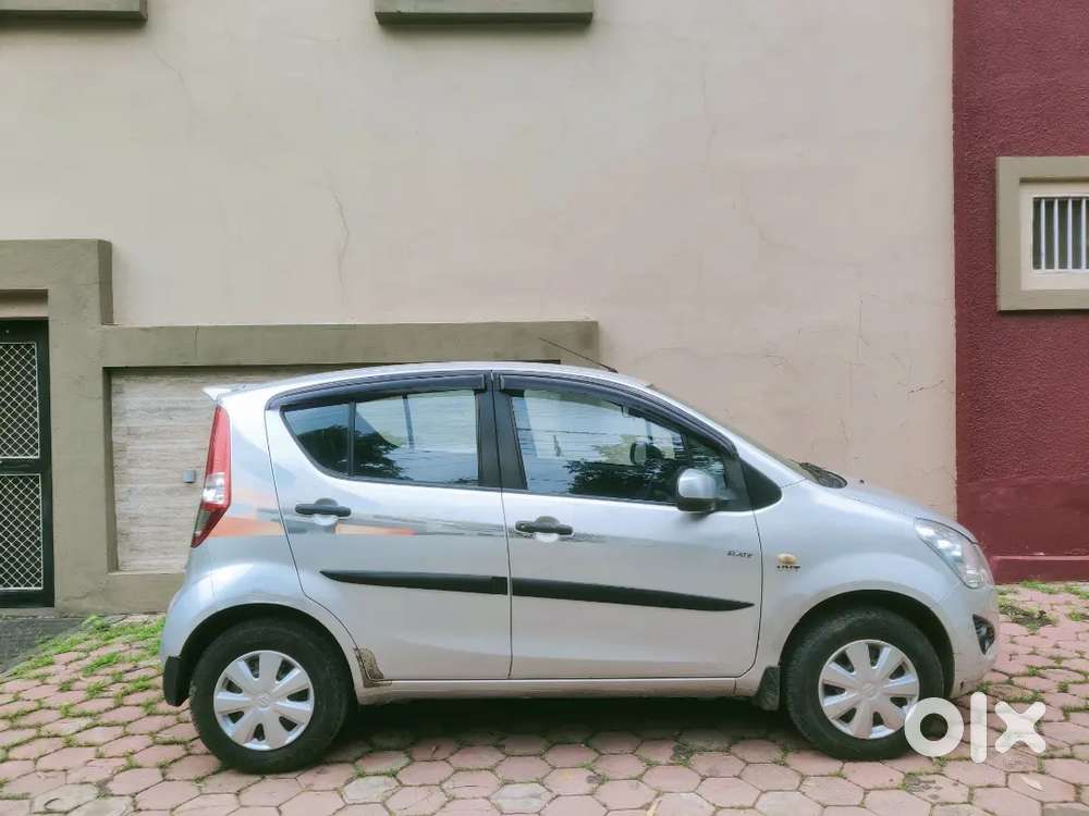 सरकारी कर्मचारी की वेल मेंटेंड कार