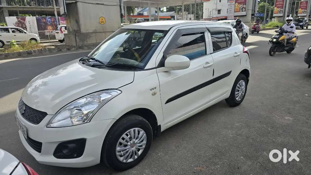 Maruti Suzuki Swift Lxi 2017 Petrol 91000 Km Second Owner