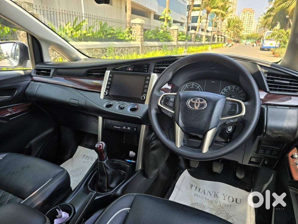 Toyota Innova Crysta 2.4 G Plus Mt 8 Str, 2024, Diesel