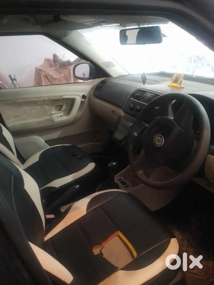 Skoda Fabia 2010 Petrol 70000 Km Driven