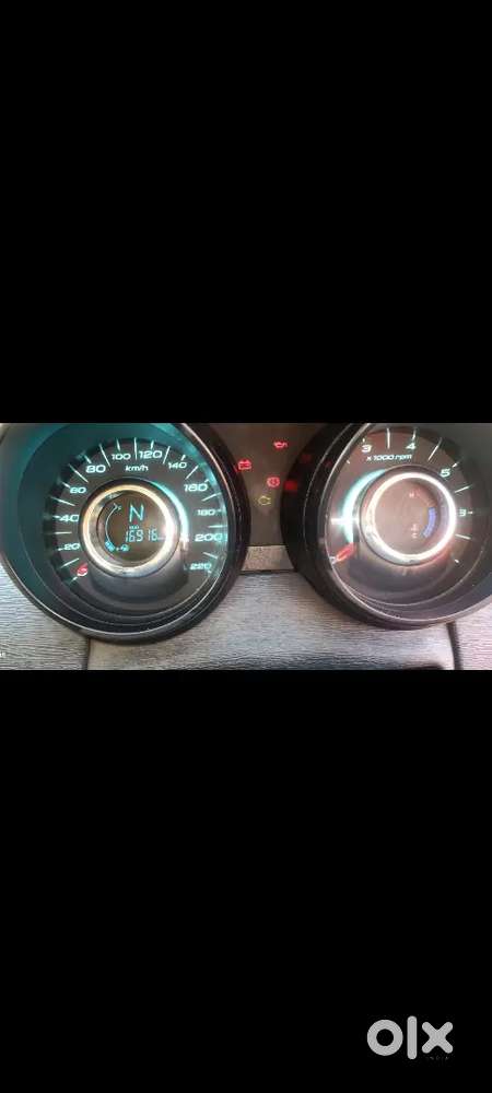 Mahindra Xuv500 2016 Diesel 32000 Km Driven