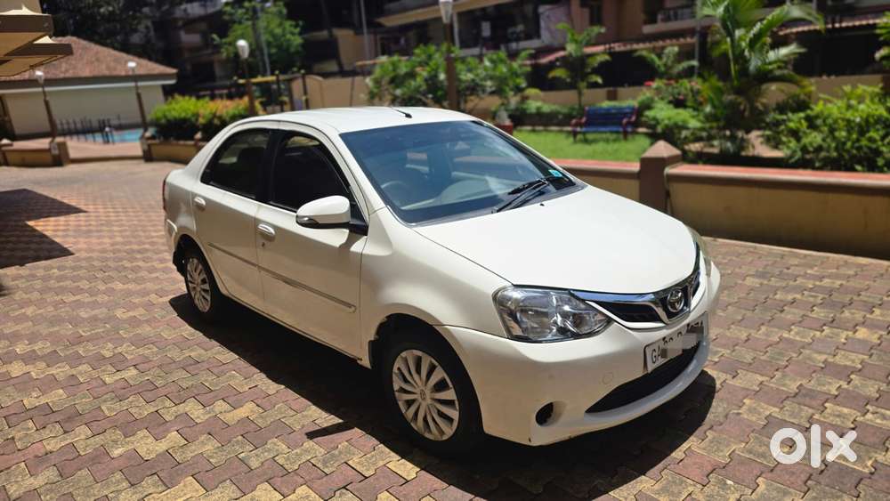 Toyota Etios V, 2015, Petrol
