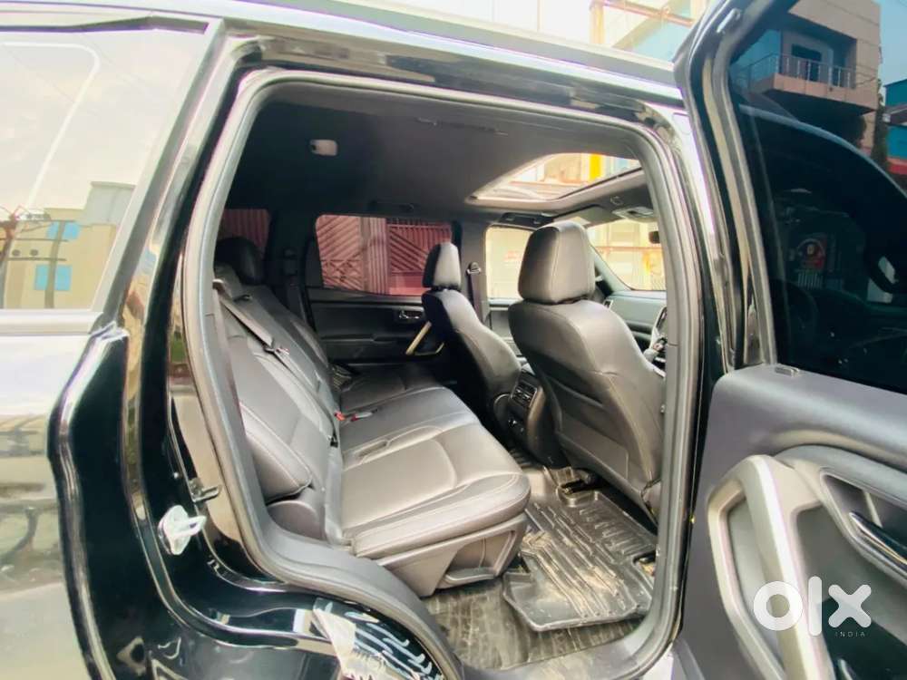 Mahindra Scorpio-n 2.0 Z8 L Petrol At 7 Str, 2025, Petrol