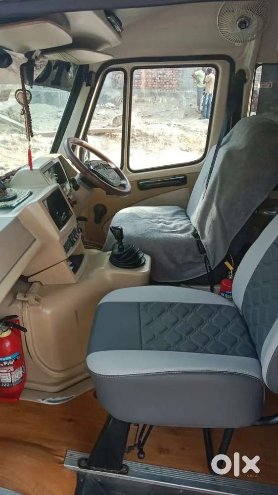 Force Motors Traveller T1 2022 Diesel 200000 Km Driven