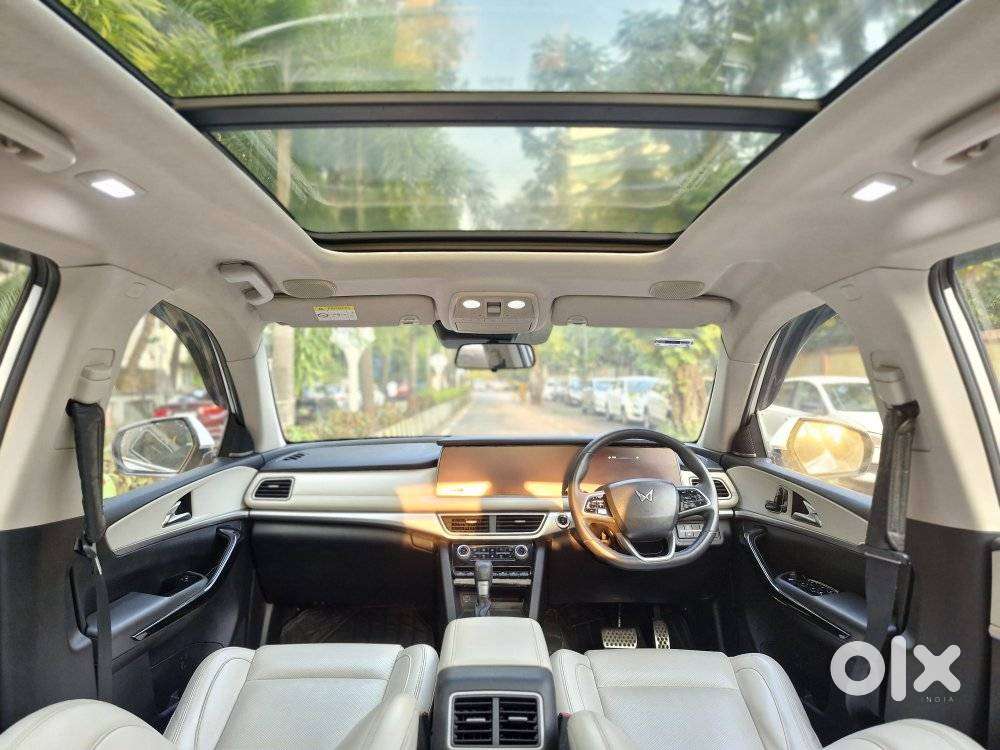 Mahindra Xuv700 2.2 Ax 7 Diesel At Luxury Pack Str, 2022, Diesel