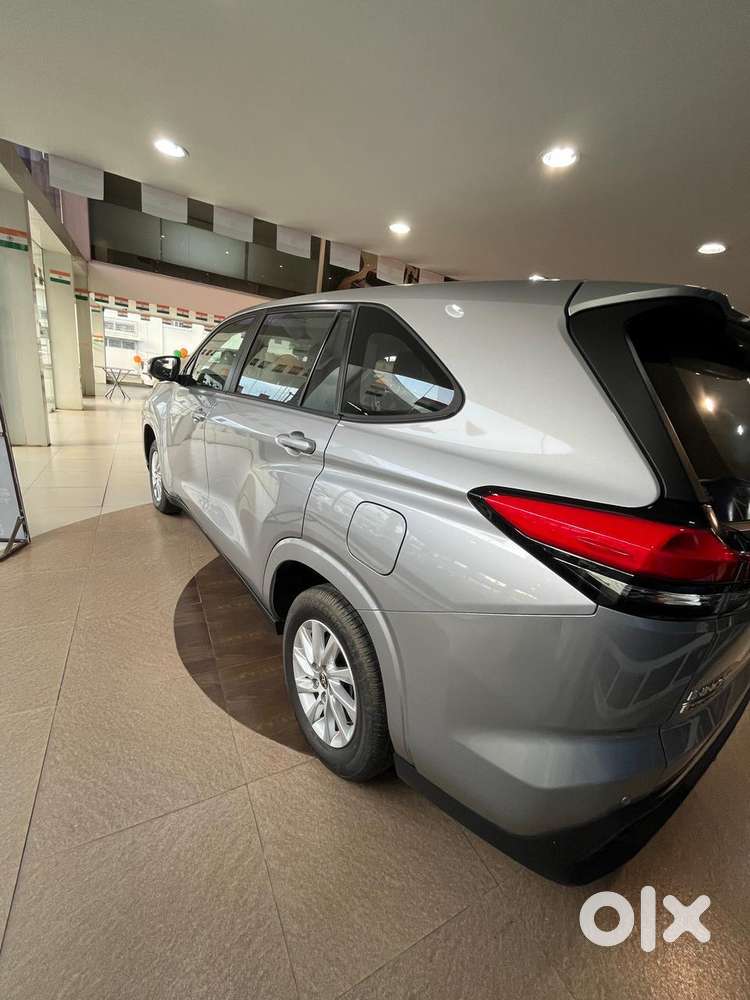 Toyota Innova Hycross 7s Option, 2026, Petrol