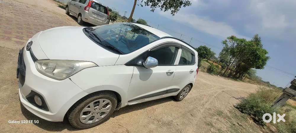 Hyundai Grand I10 Prime 2015 Diesel 85900 Km Driven