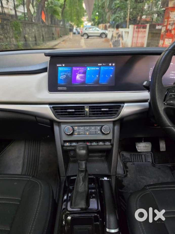 Mahindra Xuv700 2.2 Ax 5 Diesel At Str, 2022, Diesel