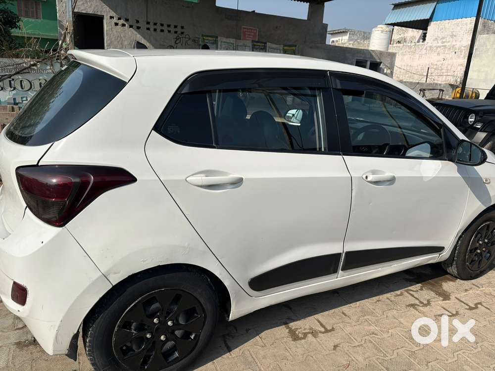 Hyundai Grand I10 2015 Year