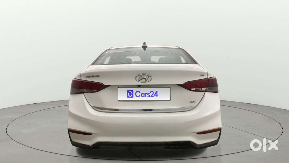 Hyundai Verna 1.6 Sx (o) Vtvt, 2018, Petrol