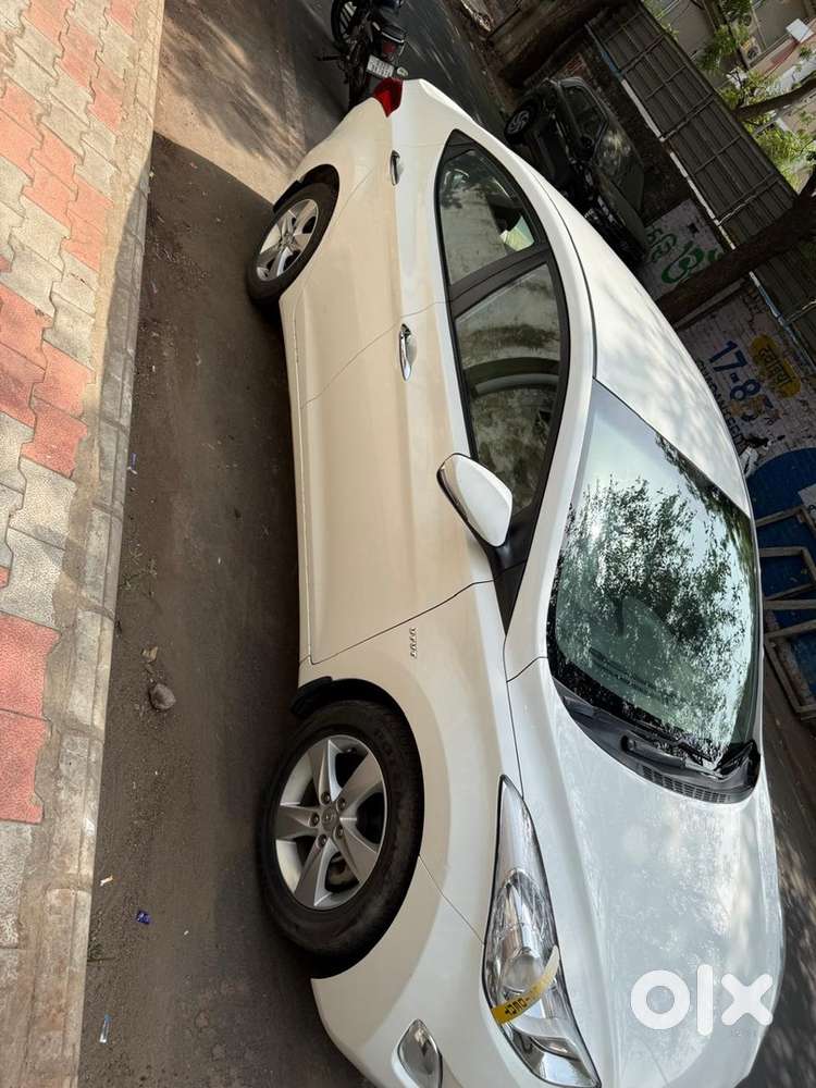 Hyundai Elantra Vtvt Petrol 2012