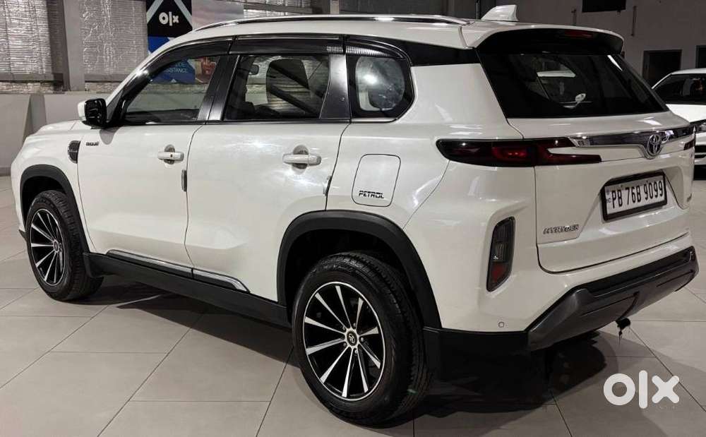 Toyota Urban Cruiser Hyryder, 2022, Petrol