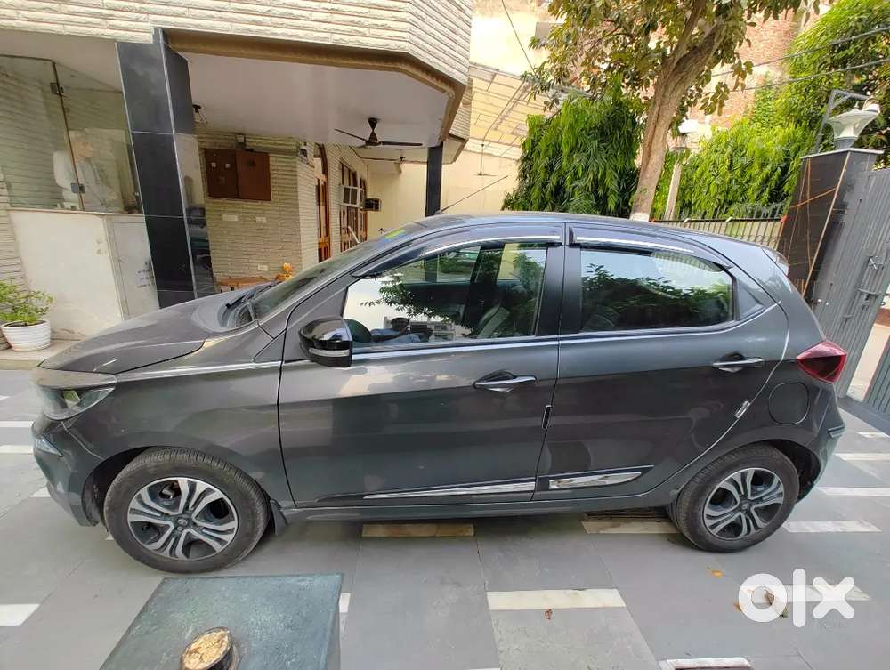 Tata Tiago 1.2 Revotron 2024 Automatic