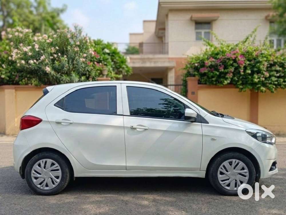 Tata Tiago 1.2 Revotron Xm, 2017, Petrol