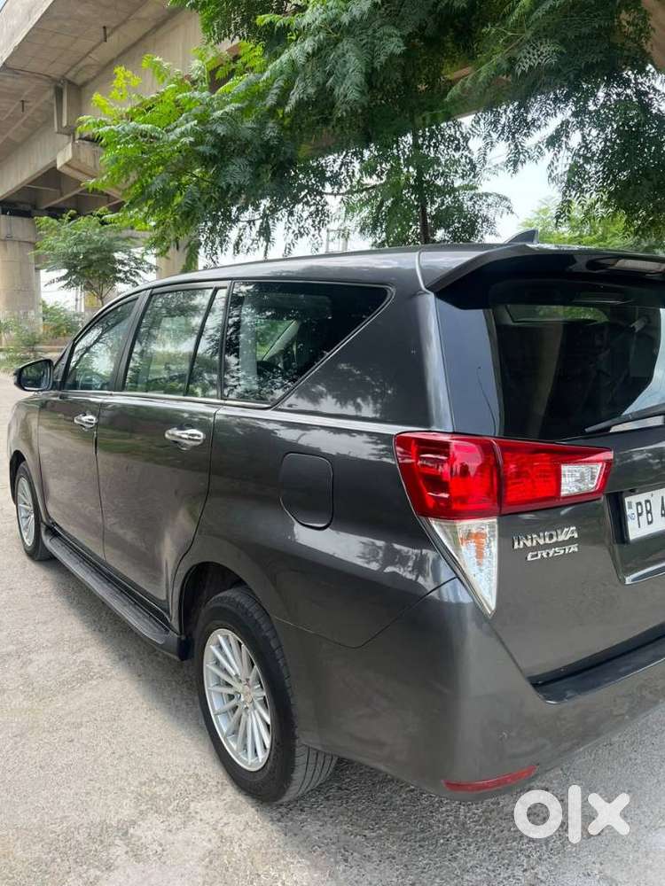Toyota Innova Crysta 2.4 G Mt, 2022, Diesel