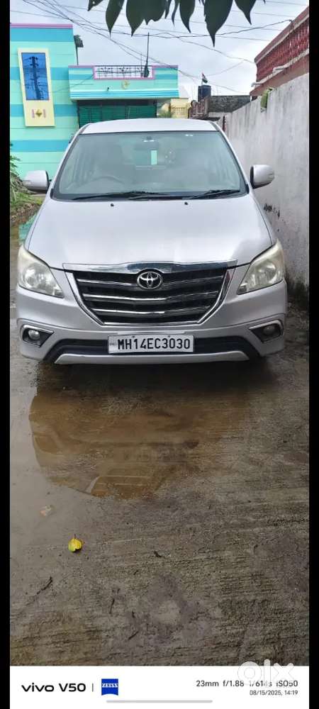Toyota Innova 2013 Diesel 300000 Km Driven