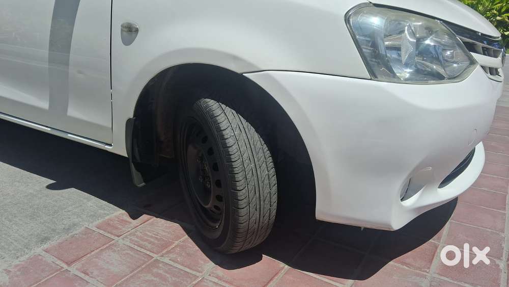 Toyota Etios Liva 2011-2012 G, 2011, Petrol