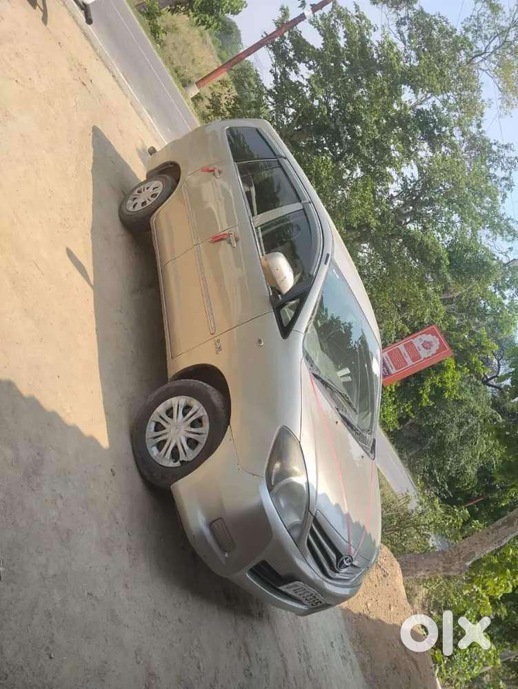 Toyota Innova 2011 Diesel Manual 980 Km
