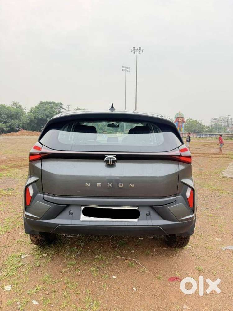 Tata Nexon Smart Plus S 1.2 Revotron Petrol 5 Mt, 2024, Petrol