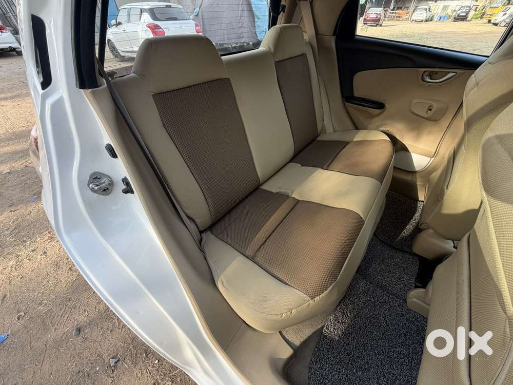 Honda Brio V Automatic, 2014, Petrol