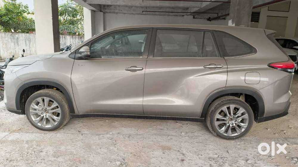 Toyota Innova Hycross 2.0 Zx (o) Hybrid 7 Str, 2026, Petrol