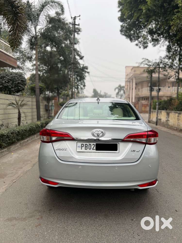 Toyota Yaris J Cvt, 2018, Petrol