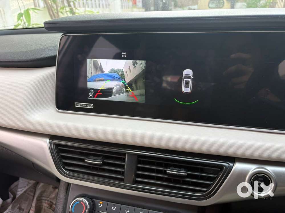 Mahindra Xuv700 2.2 Ax 5 Diesel At 7 Str, 2025, Diesel