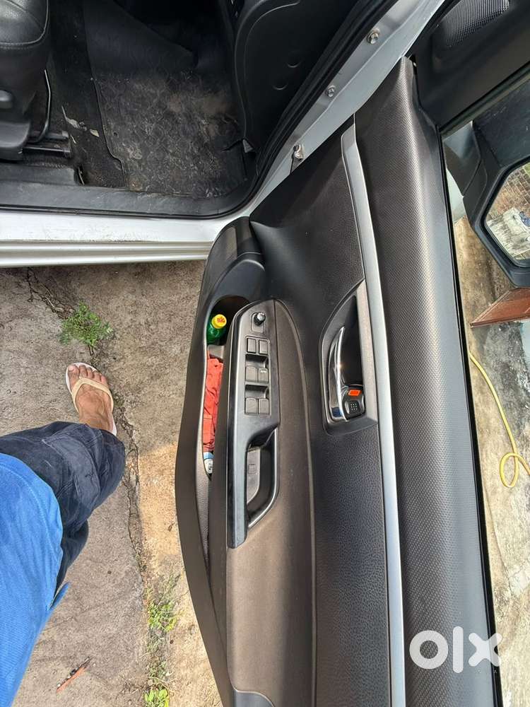 Maruti Suzuki Swift Zxi Petrol 2013