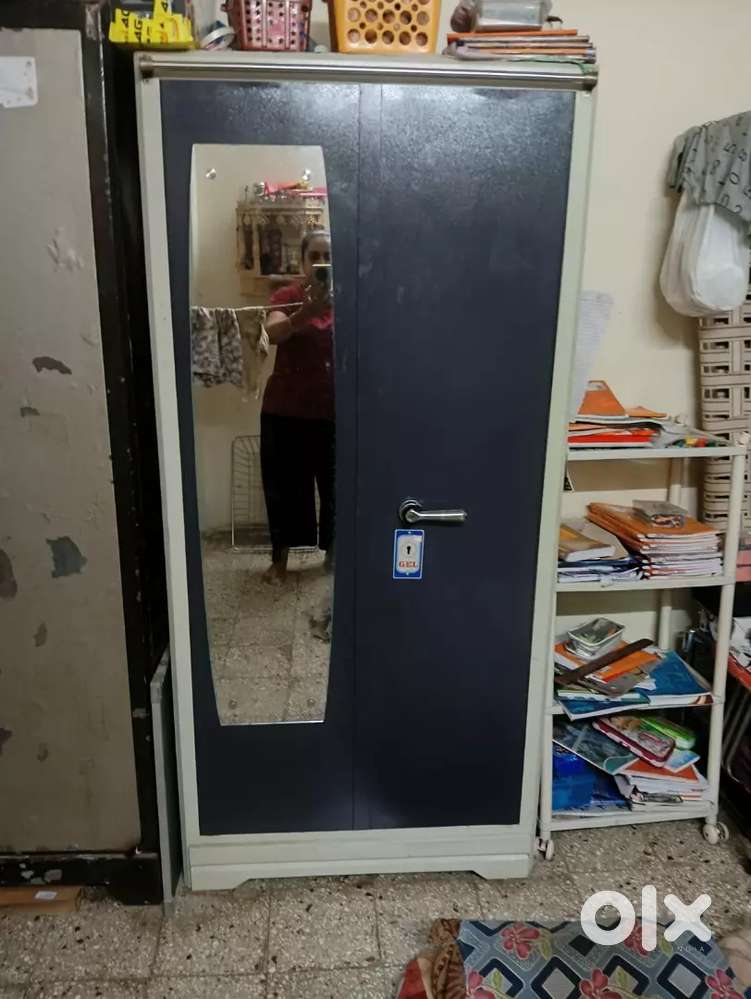 Seti and cupboard