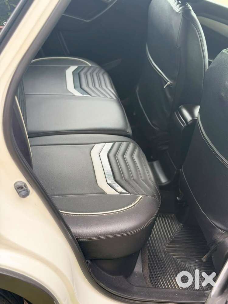 Maruti Suzuki Brezza Zdi+ Dual Tone, 2019, Diesel
