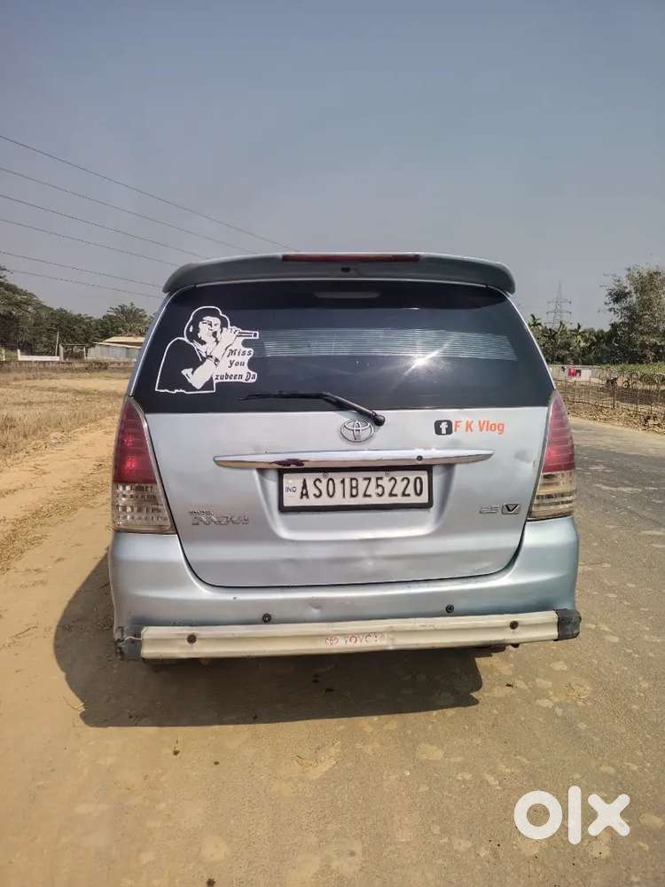 Toyota Innova Hycross 2010 Diesel 180000 Km Driven