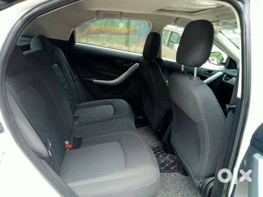 Tata Nexon 1.5 Revotorq Xm (s), 2023, Petrol